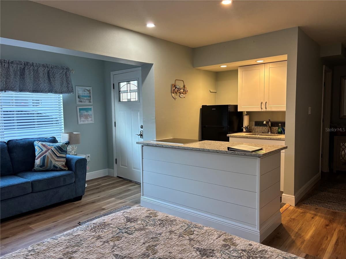 170 ROOSEVELT DRIVE — photo 11 of 18