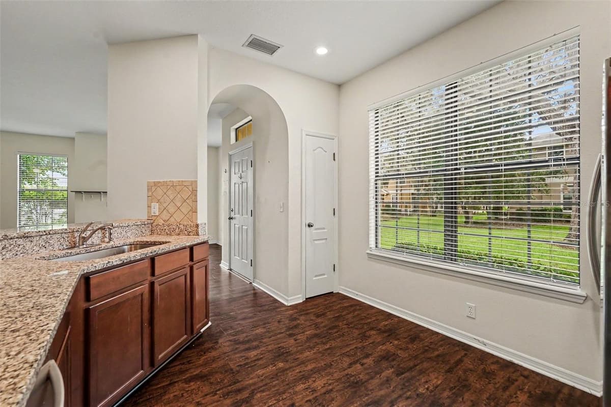 5520 KINGLETHILL DRIVE — photo 4 of 33