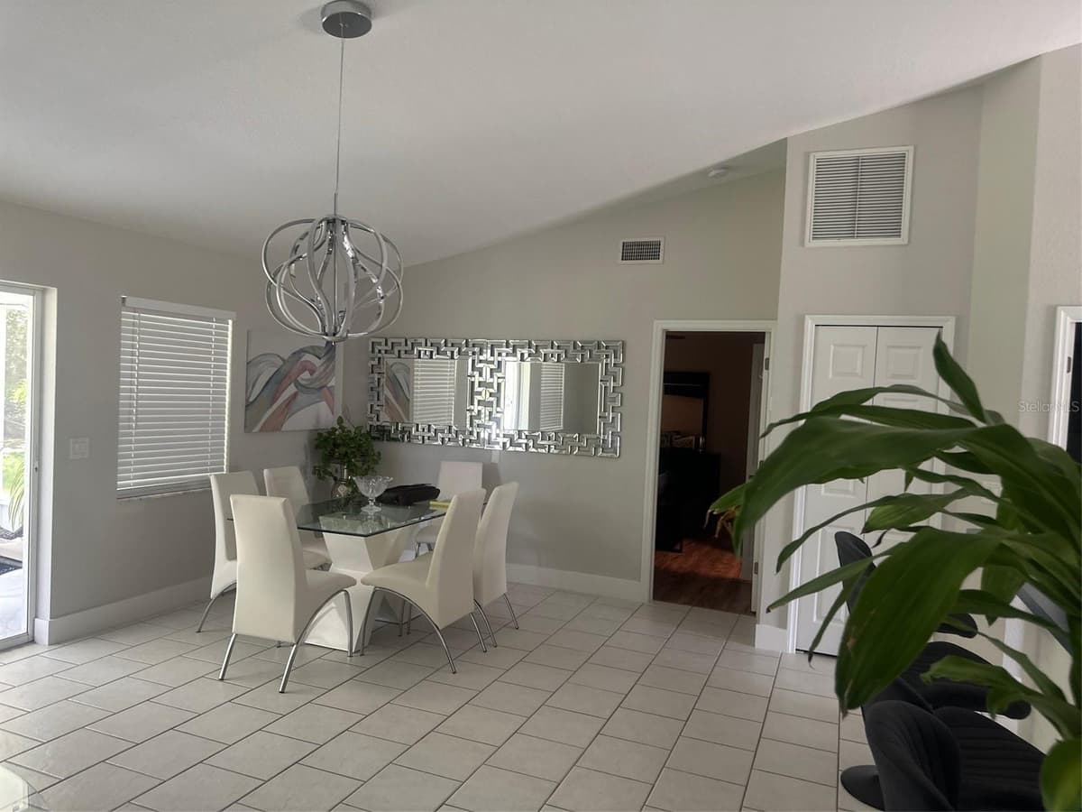 3550 SUMTER BOULEVARD — photo 5 of 27