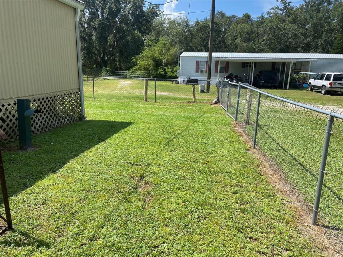 13601 LAKE HATCHINEHA ROAD — photo 5 of 19