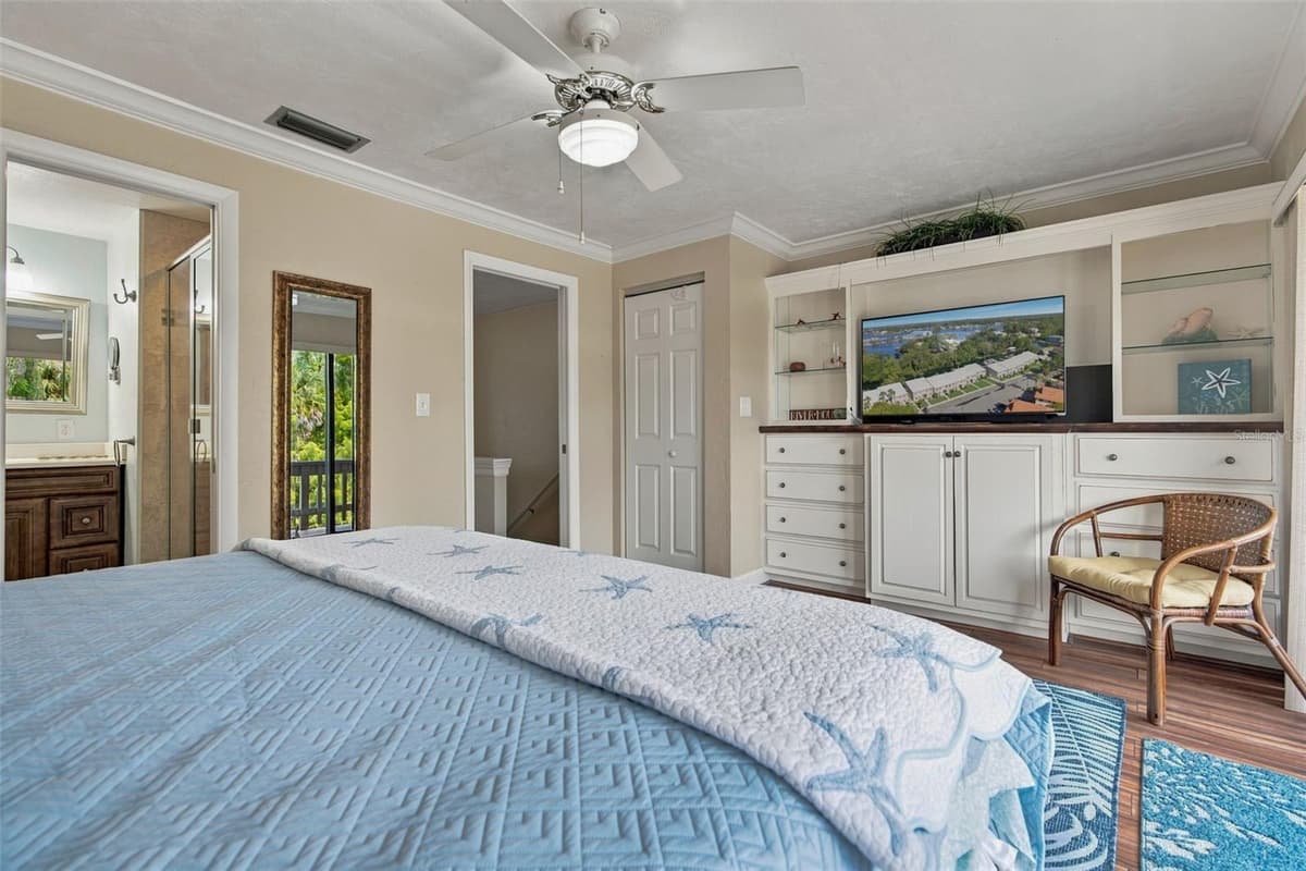 65 BEACH LANE — photo 39 of 58