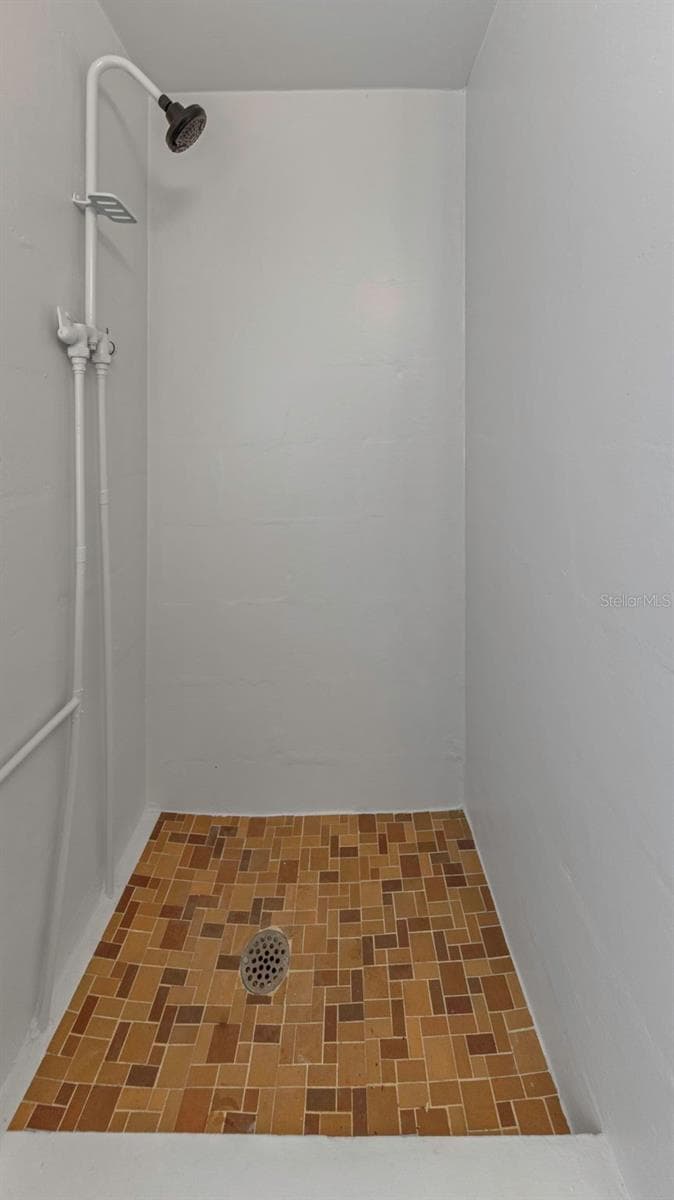 6191 6TH AVENUE — photo 17 of 47