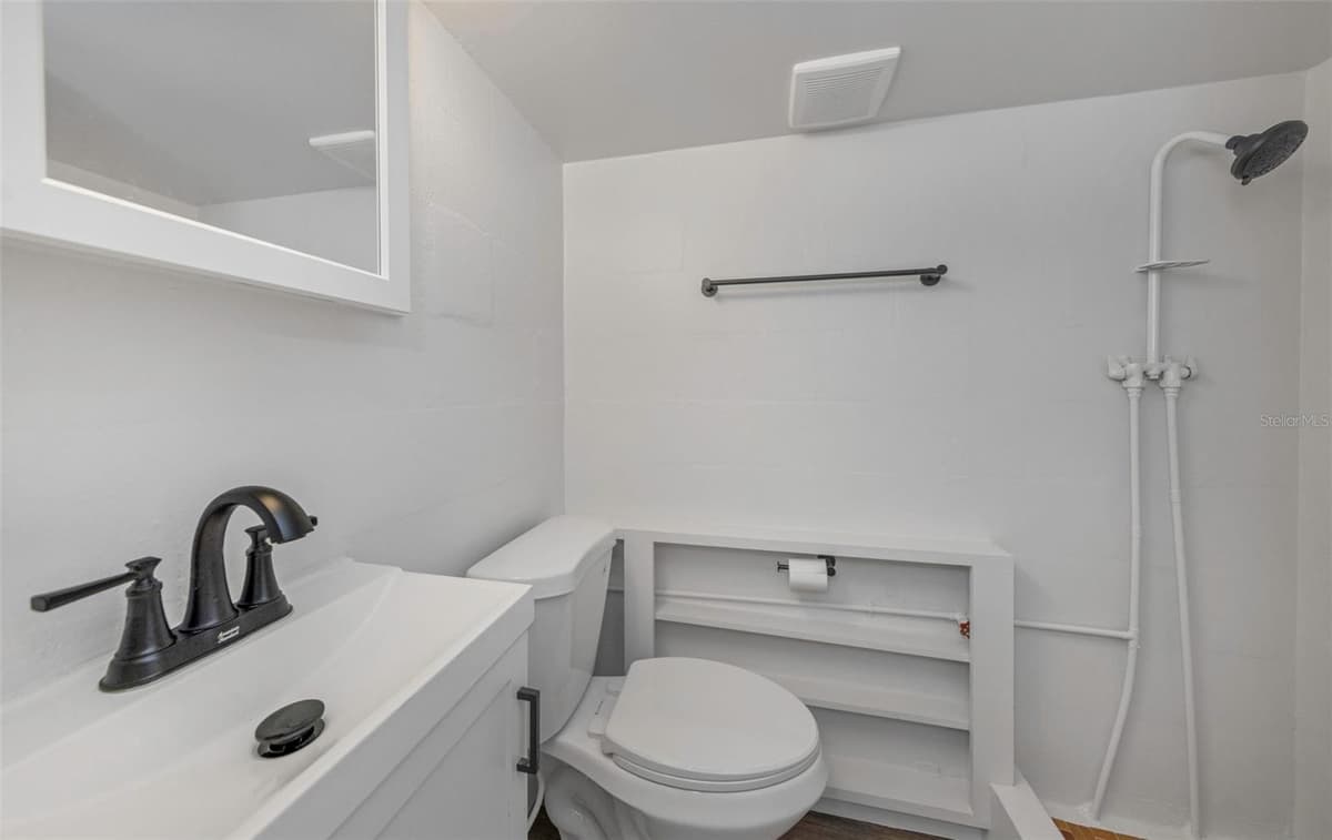 6191 6TH AVENUE — photo 16 of 47