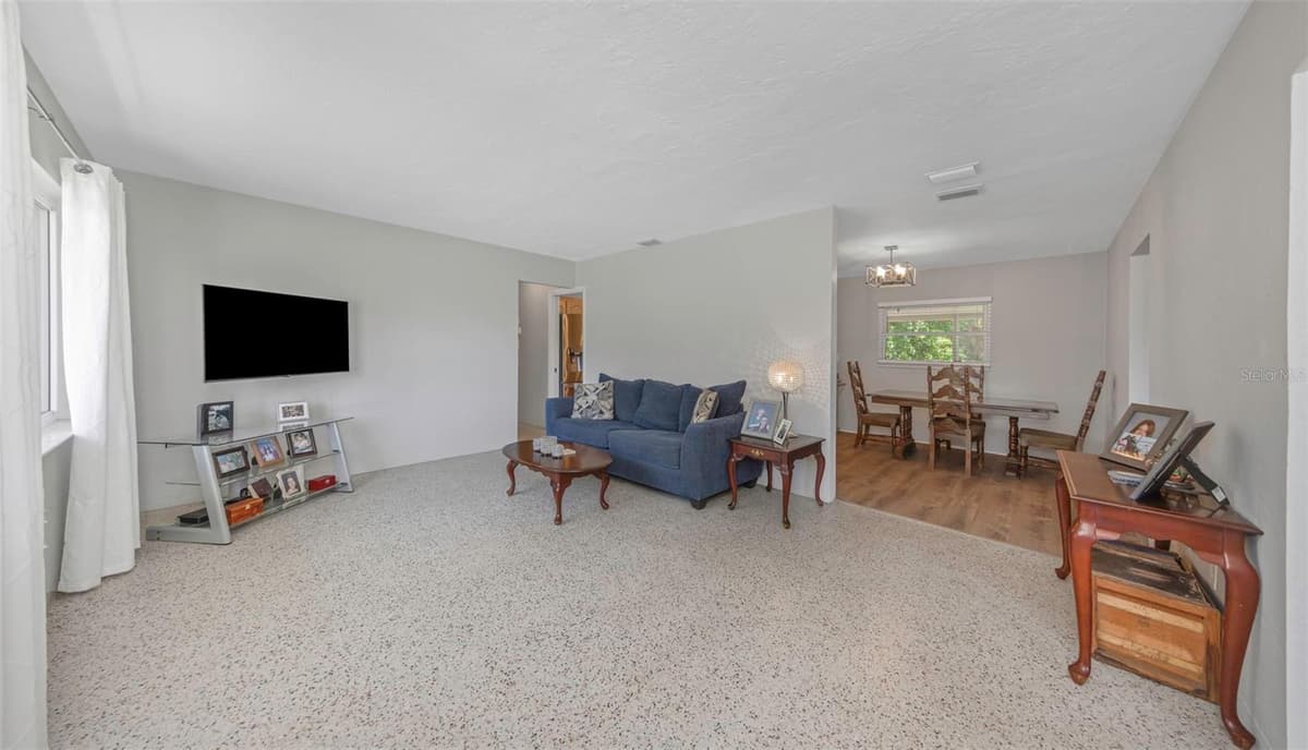 6191 6TH AVENUE — photo 3 of 47