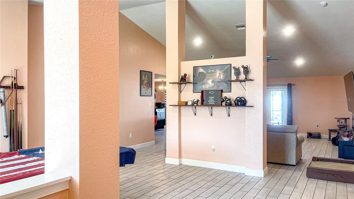 10125 AUDREY STREET — photo 17 of 40
