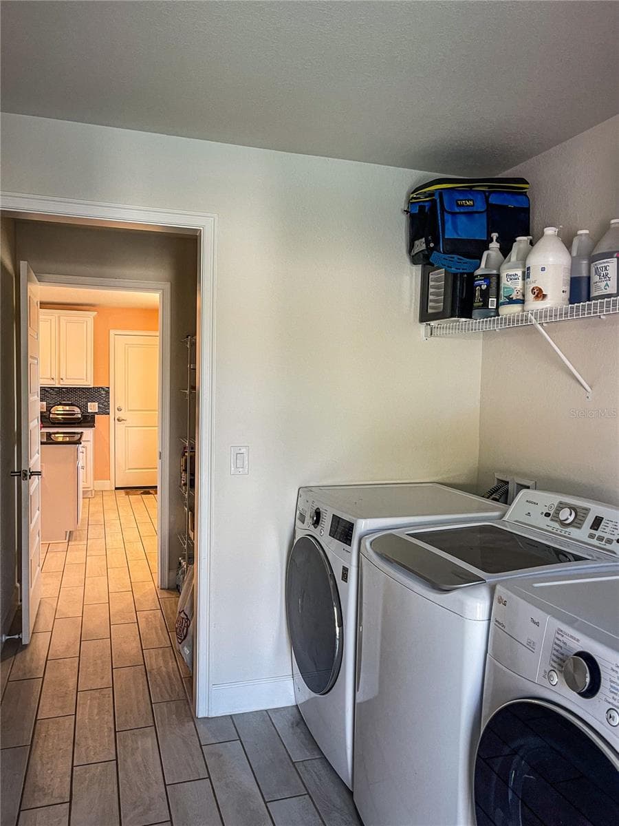 10125 AUDREY STREET — photo 8 of 40
