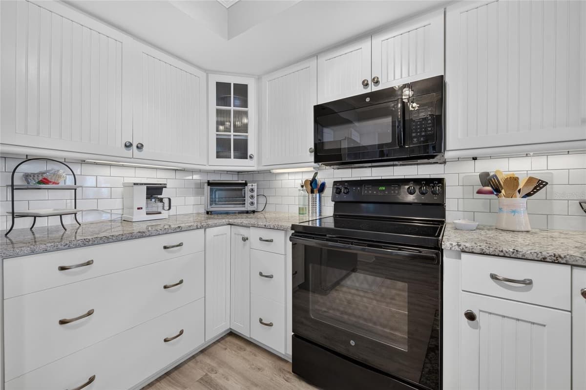 5275 ATLANTIC AVENUE — photo 15 of 42