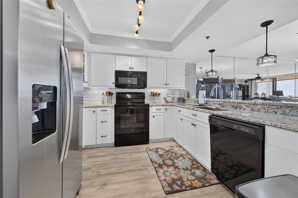 5275 ATLANTIC AVENUE — photo 14 of 42