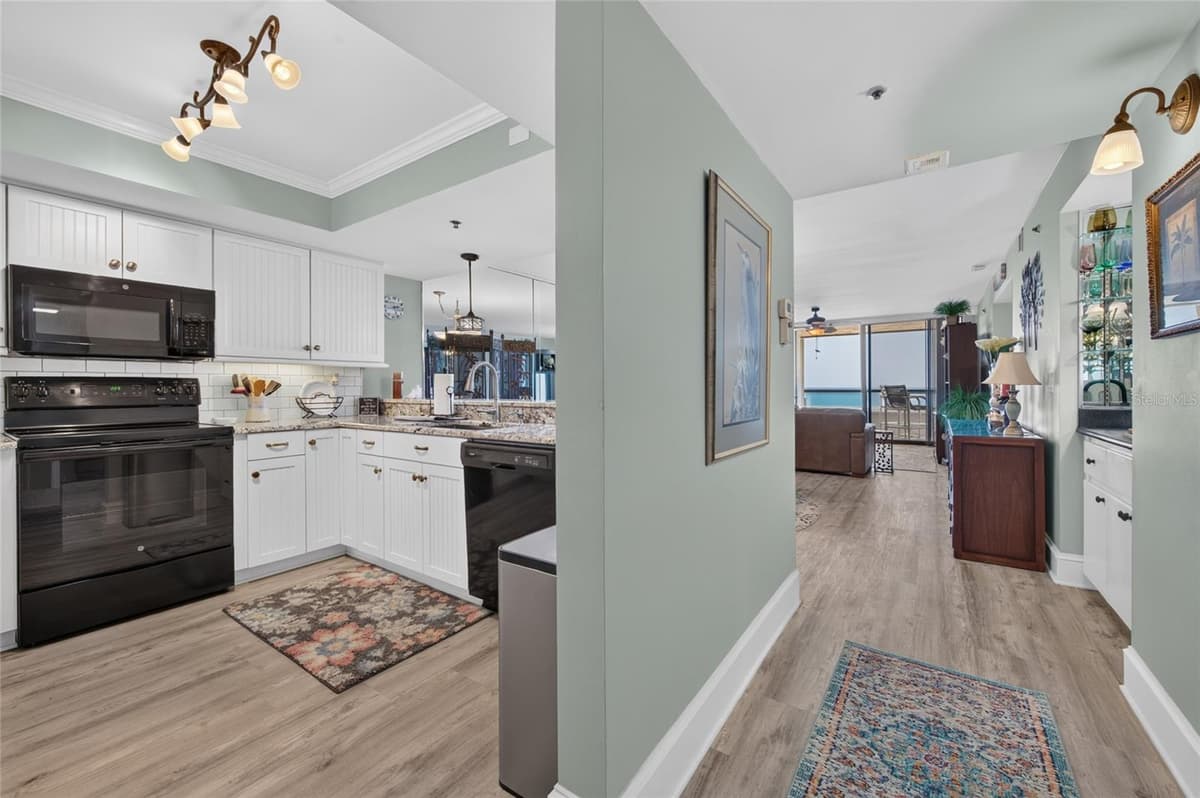 5275 ATLANTIC AVENUE — photo 12 of 42