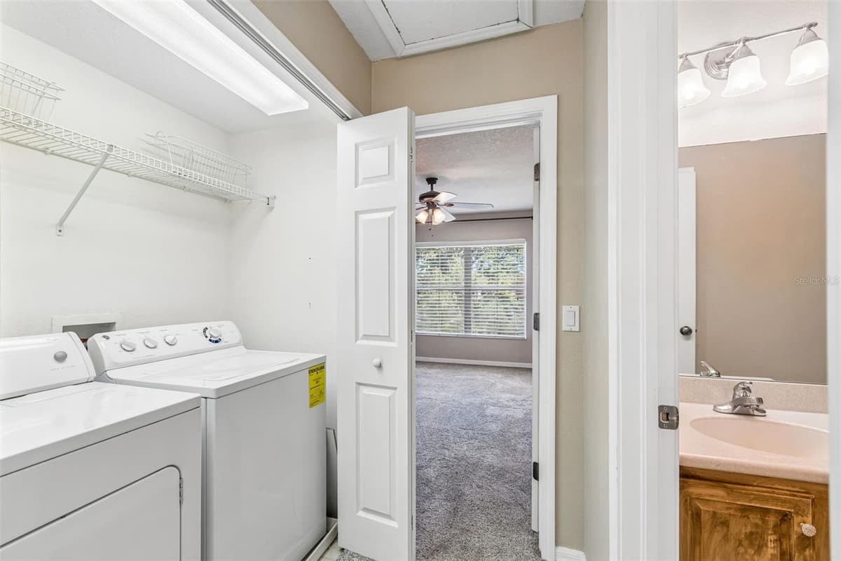 10818 GREAT CARLISLE COURT — photo 16 of 25