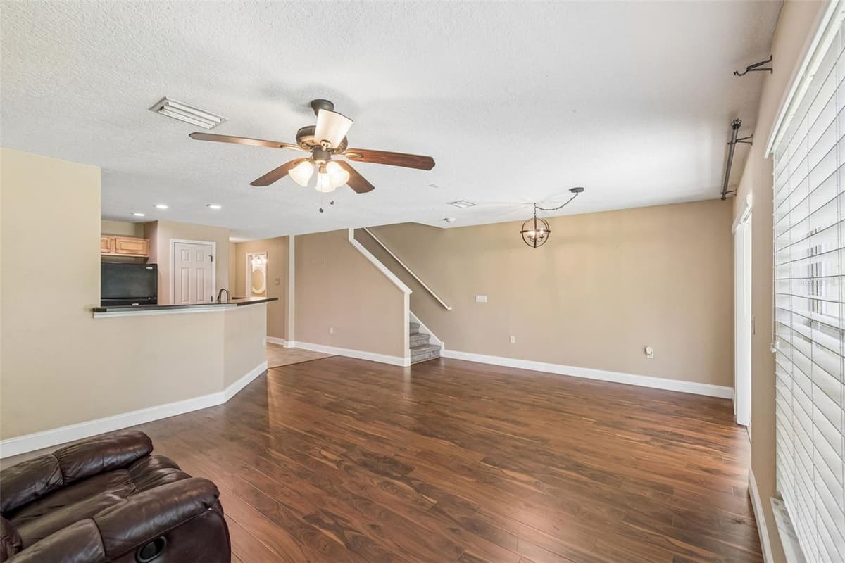 10818 GREAT CARLISLE COURT — photo 12 of 25