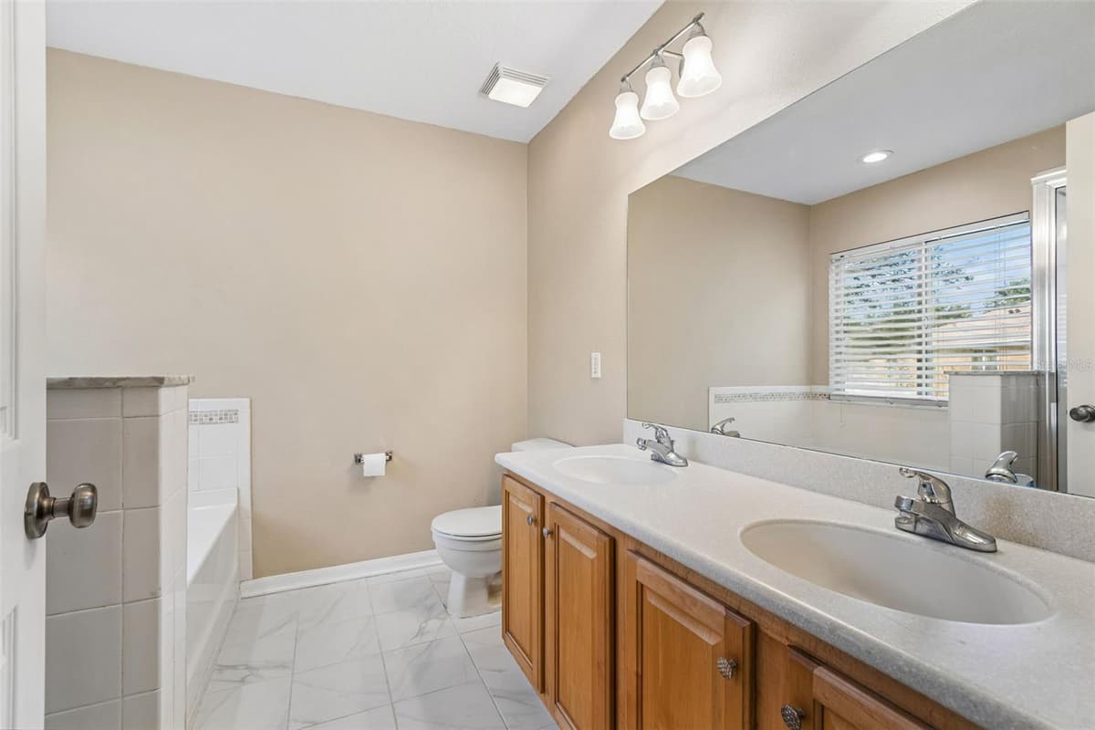 10818 GREAT CARLISLE COURT — photo 20 of 25