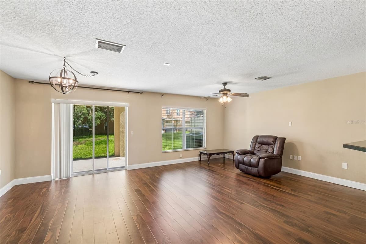 10818 GREAT CARLISLE COURT — photo 10 of 25