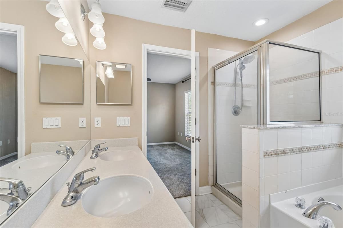 10818 GREAT CARLISLE COURT — photo 22 of 25