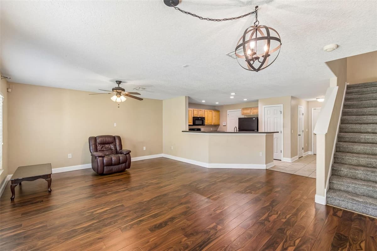 10818 GREAT CARLISLE COURT — photo 13 of 25