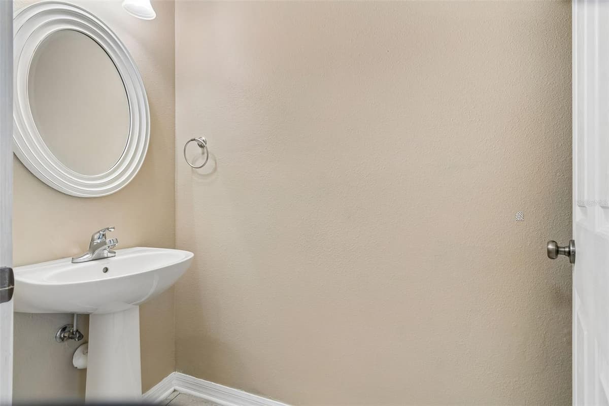 10818 GREAT CARLISLE COURT — photo 5 of 25