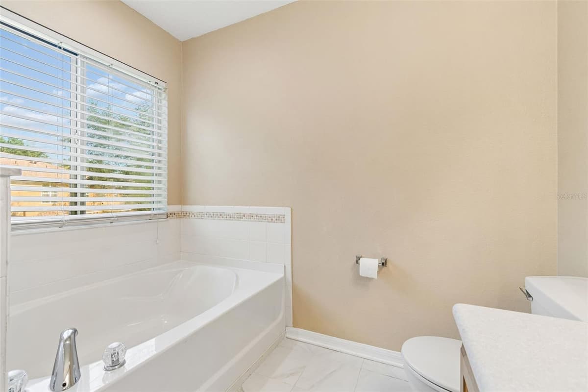 10818 GREAT CARLISLE COURT — photo 21 of 25