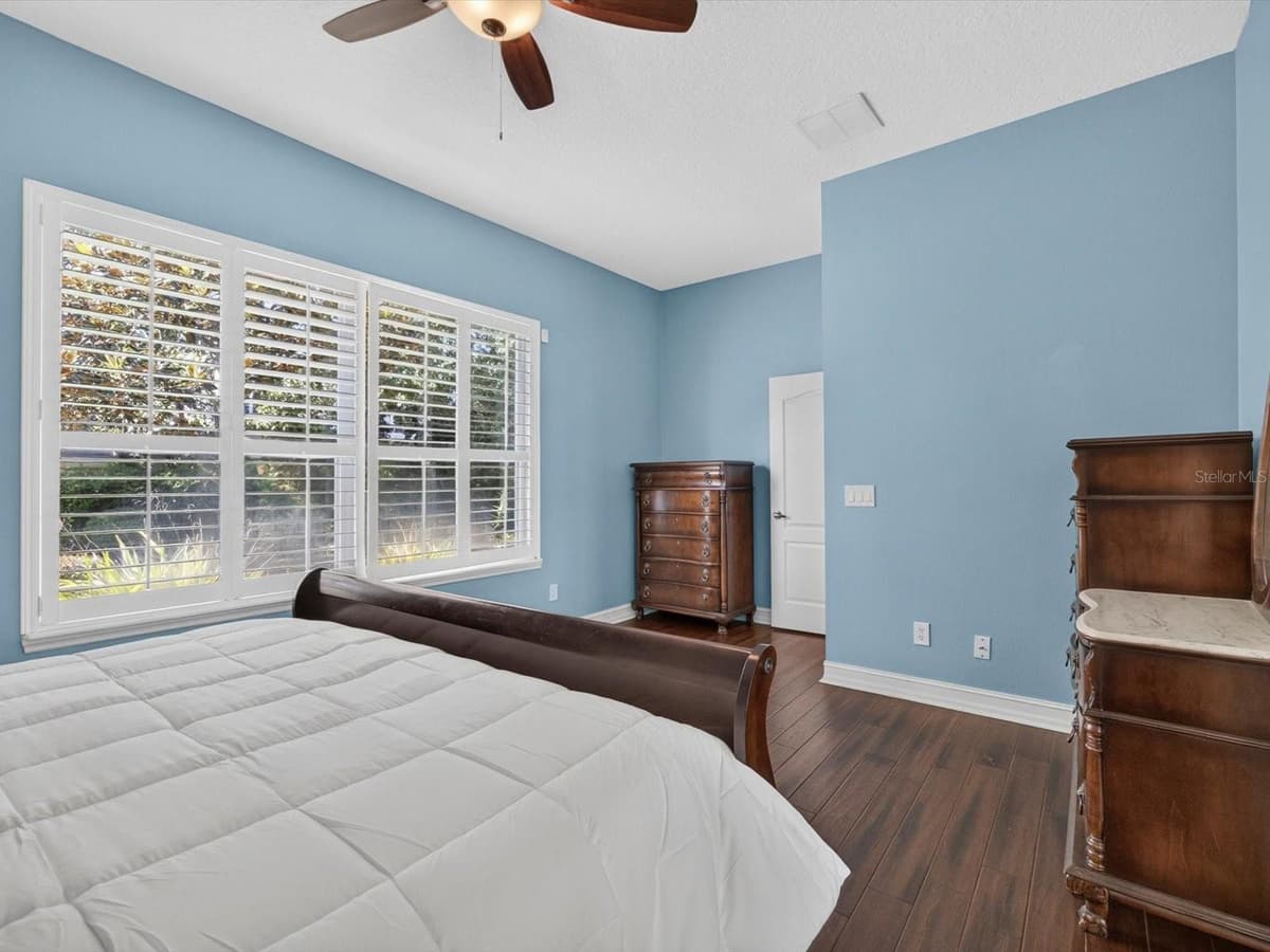 112 BEDFORD COURT — photo 15 of 38