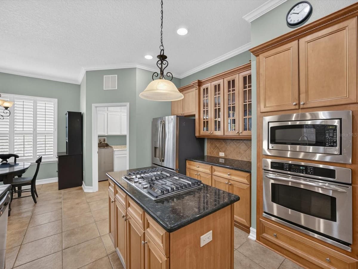 112 BEDFORD COURT — photo 5 of 38