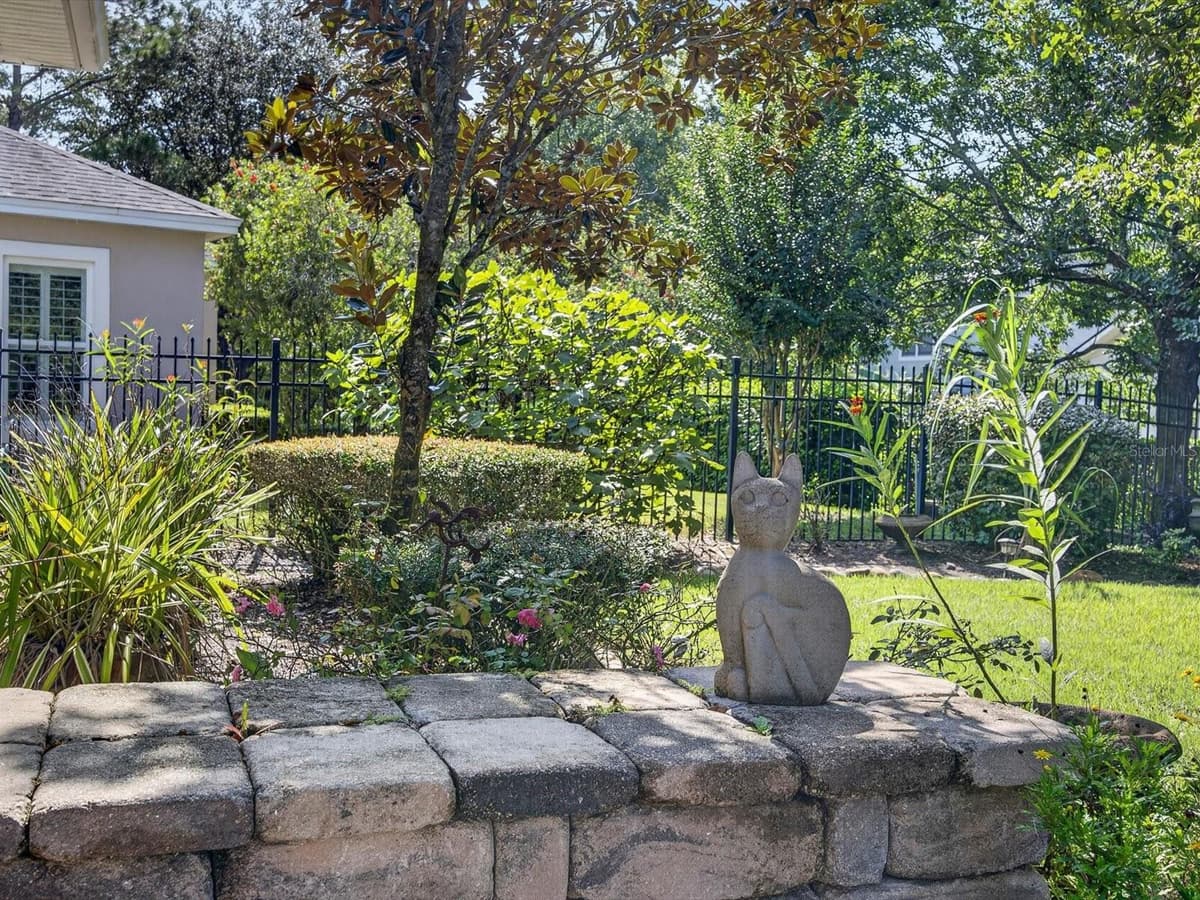 112 BEDFORD COURT — photo 33 of 38