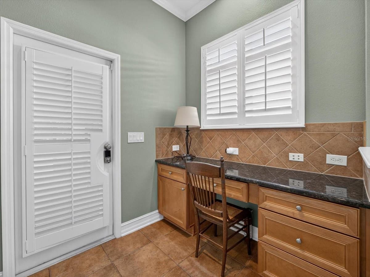112 BEDFORD COURT — photo 12 of 38