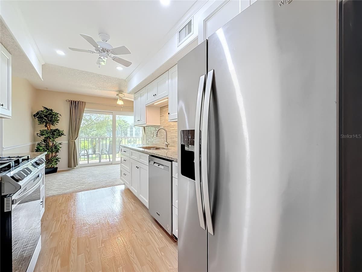 8174 TERRACE GARDEN DRIVE — photo 17 of 58