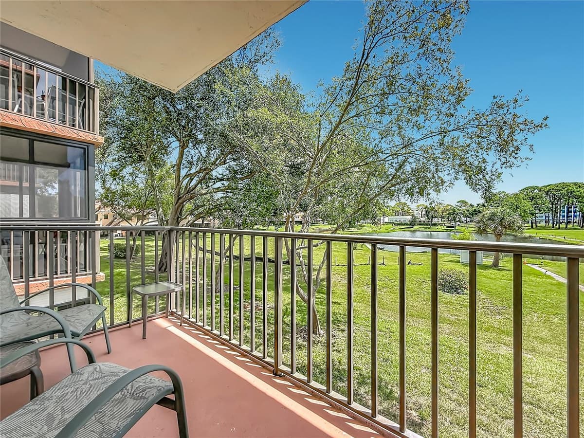 8174 TERRACE GARDEN DRIVE — photo 23 of 58