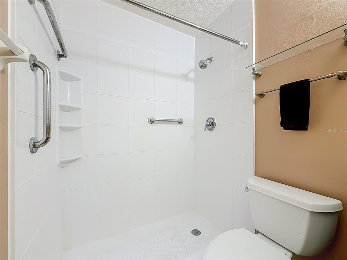 8174 TERRACE GARDEN DRIVE — photo 39 of 58