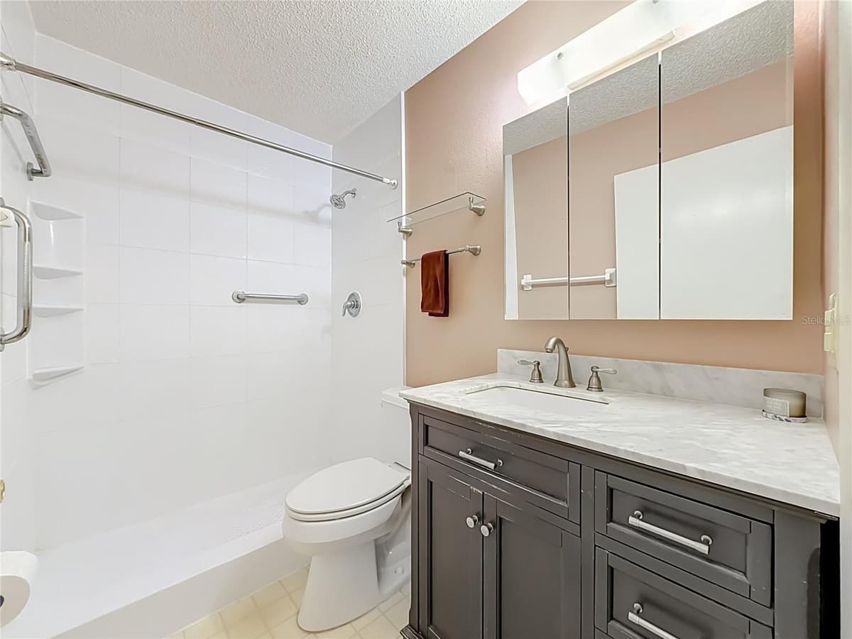 8174 TERRACE GARDEN DRIVE — photo 37 of 58