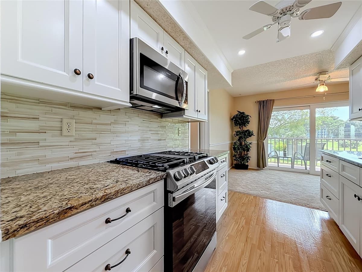 8174 TERRACE GARDEN DRIVE — photo 16 of 58