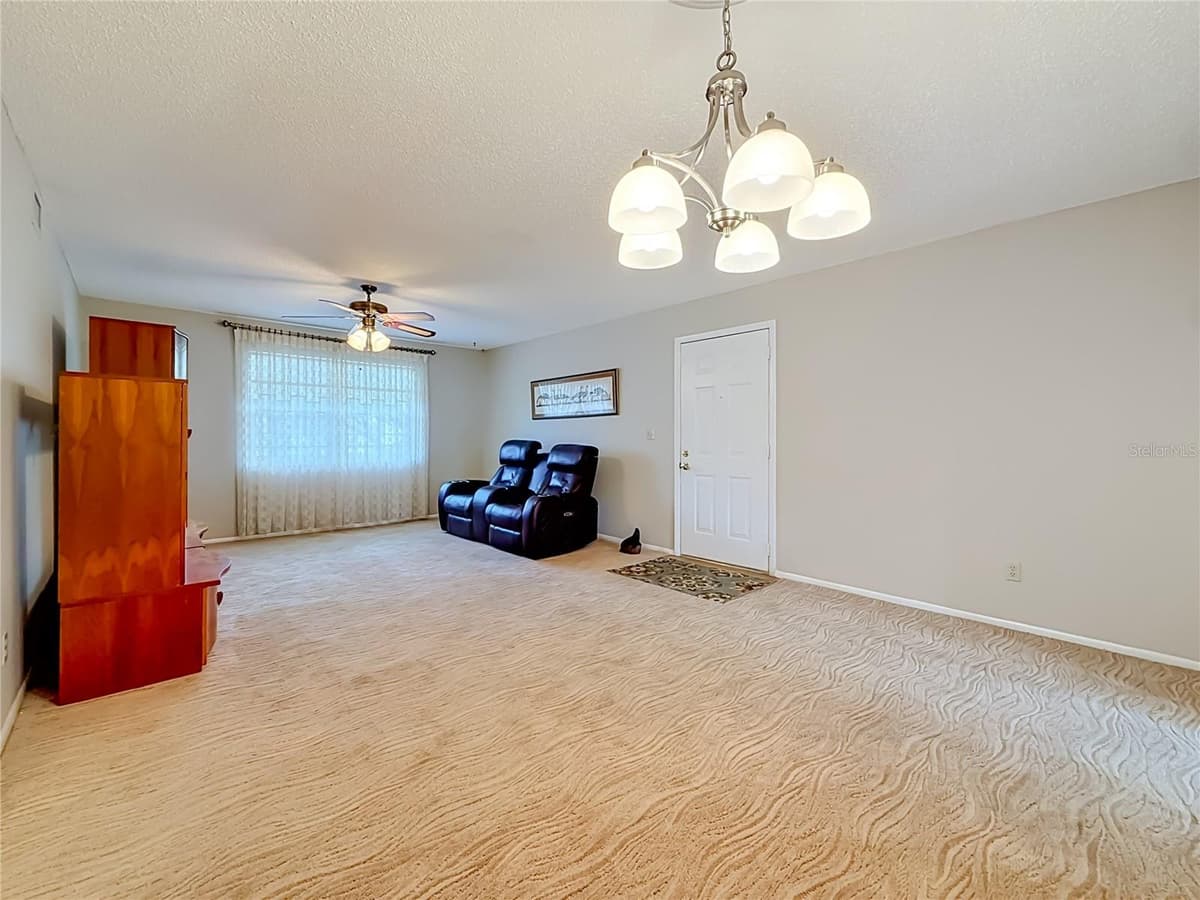 8174 TERRACE GARDEN DRIVE — photo 12 of 58