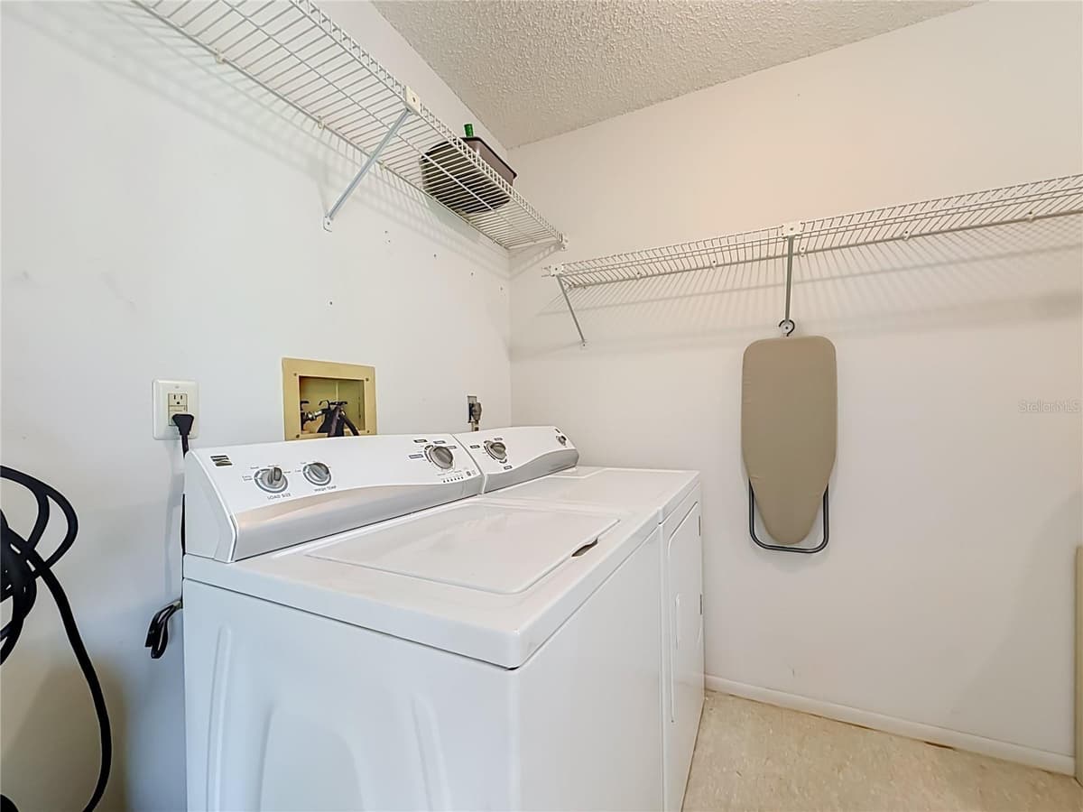 8174 TERRACE GARDEN DRIVE — photo 28 of 58