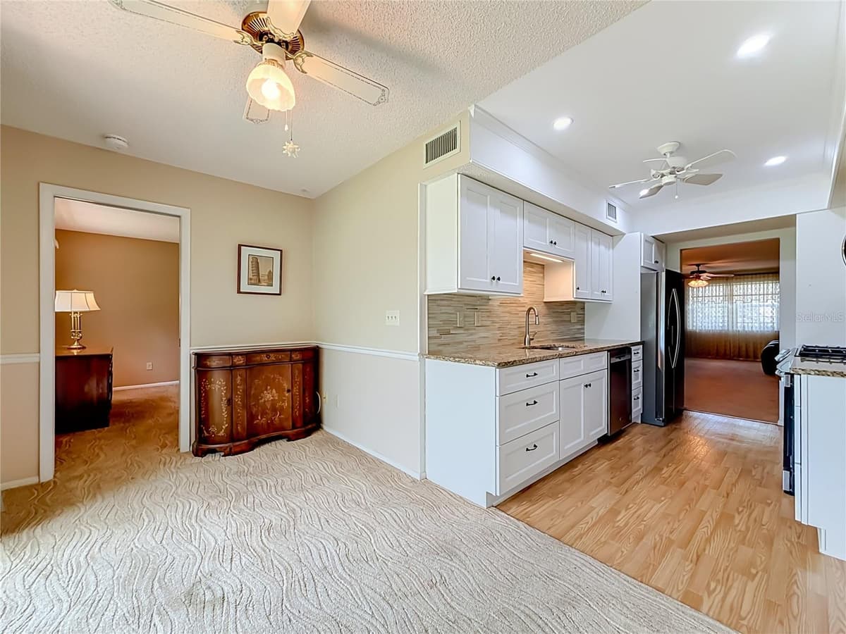 8174 TERRACE GARDEN DRIVE — photo 21 of 58