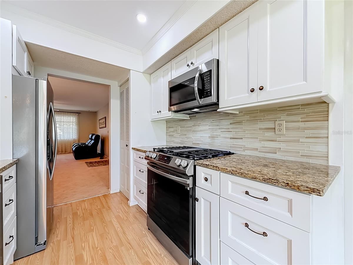 8174 TERRACE GARDEN DRIVE — photo 19 of 58