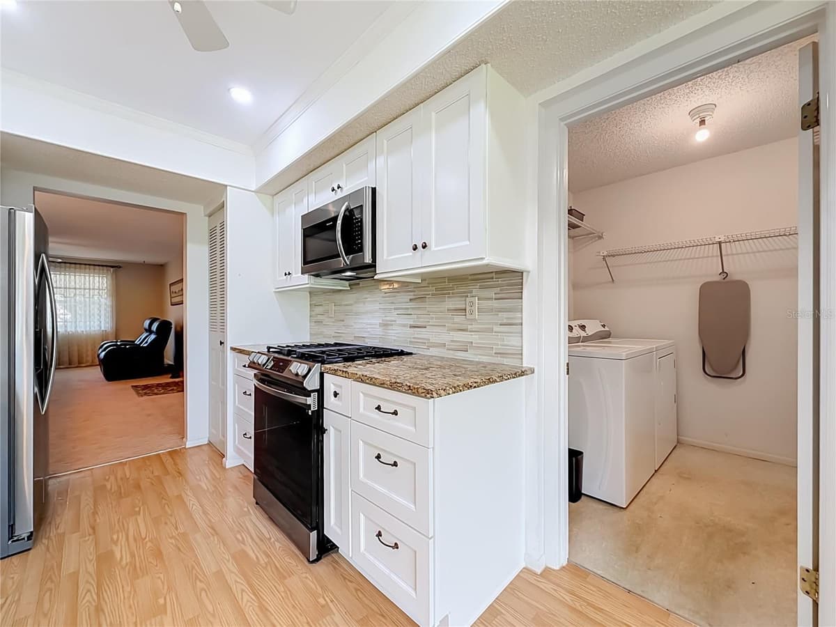 8174 TERRACE GARDEN DRIVE — photo 27 of 58