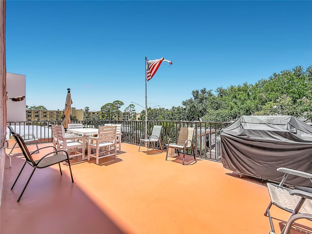 8174 TERRACE GARDEN DRIVE — photo 46 of 58