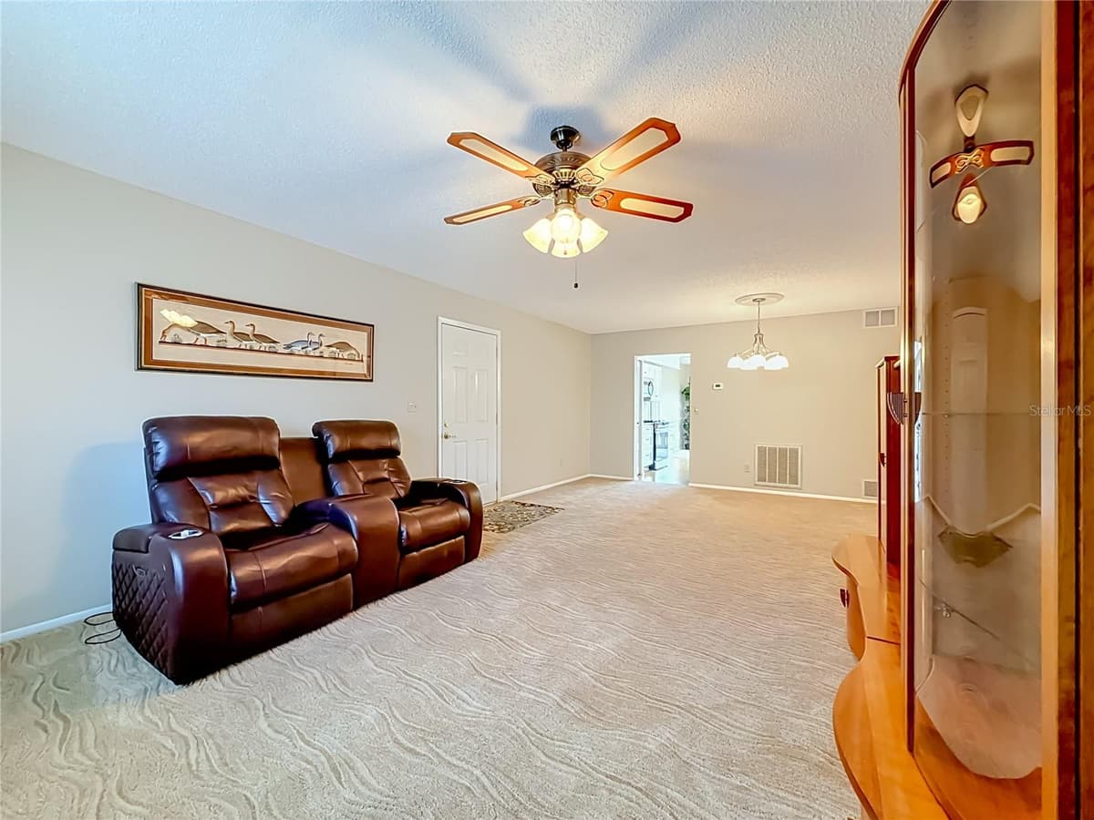 8174 TERRACE GARDEN DRIVE — photo 11 of 58
