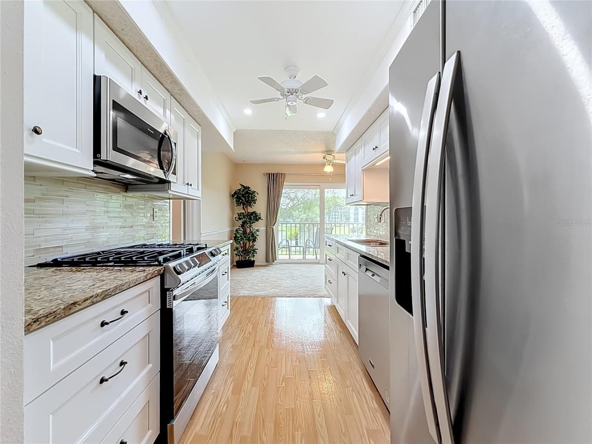 8174 TERRACE GARDEN DRIVE — photo 15 of 58