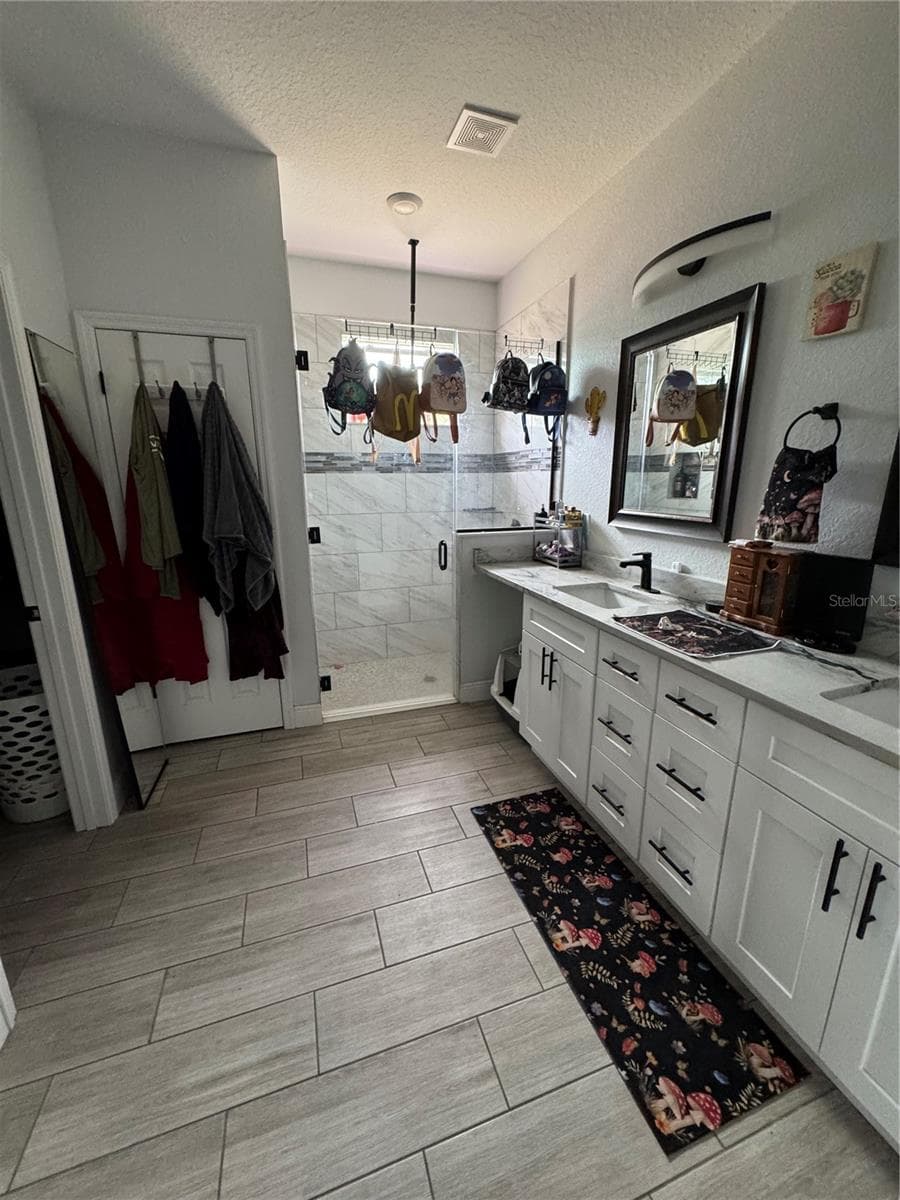 515 5TH STREET — photo 7 of 13