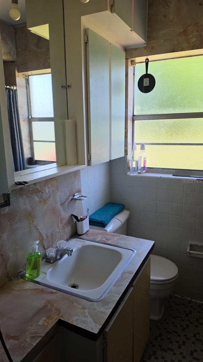 114 ANARECE AVENUE — photo 16 of 20