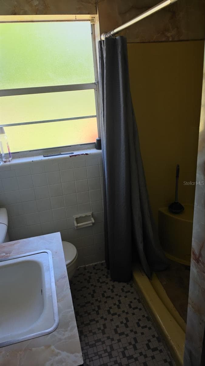 114 ANARECE AVENUE — photo 17 of 20