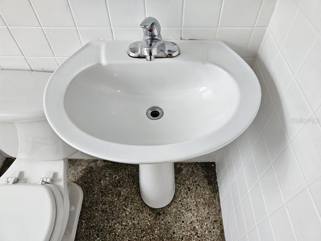 212 CHURCH AVENUE — photo 14 of 16