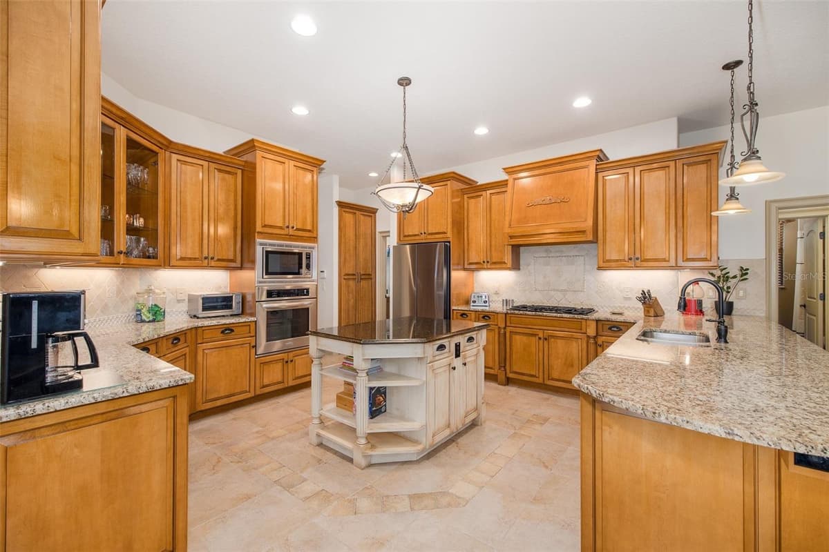 15312 AZRA DRIVE — photo 4 of 69