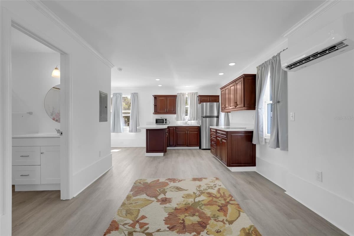 321 CASSADY STREET — photo 14 of 26