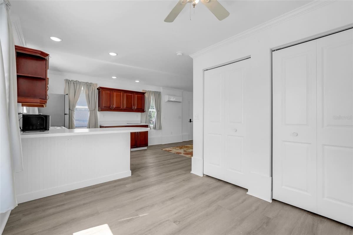 321 CASSADY STREET — photo 15 of 26