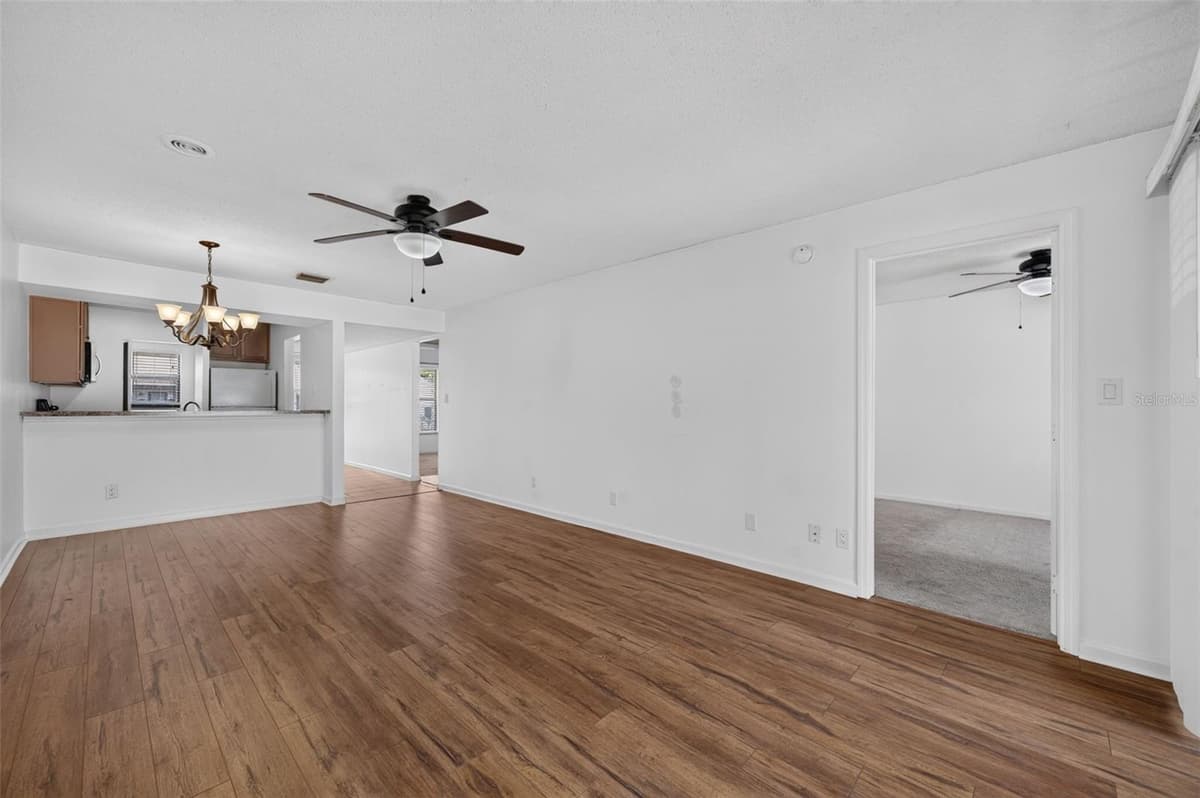3004 PLAZA TERRACE DRIVE — photo 11 of 21