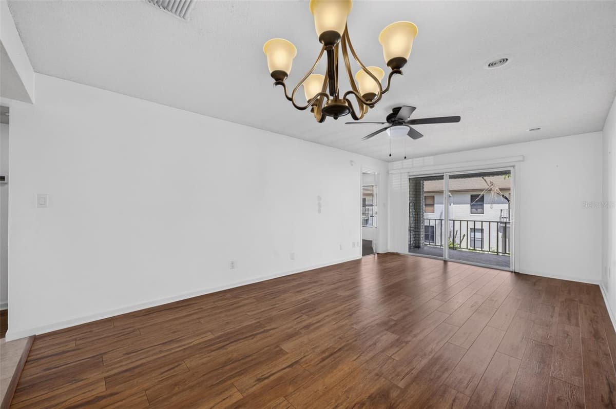 3004 PLAZA TERRACE DRIVE — photo 13 of 21