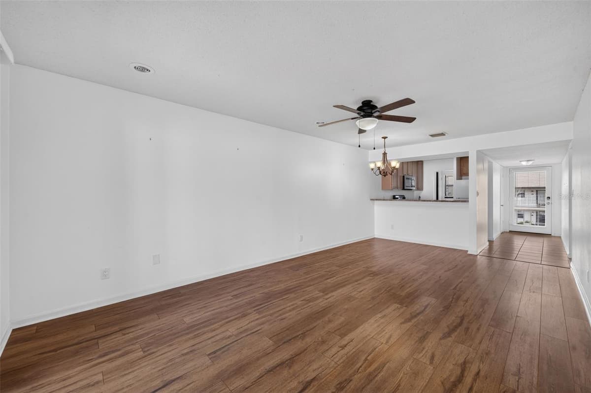 3004 PLAZA TERRACE DRIVE — photo 10 of 21
