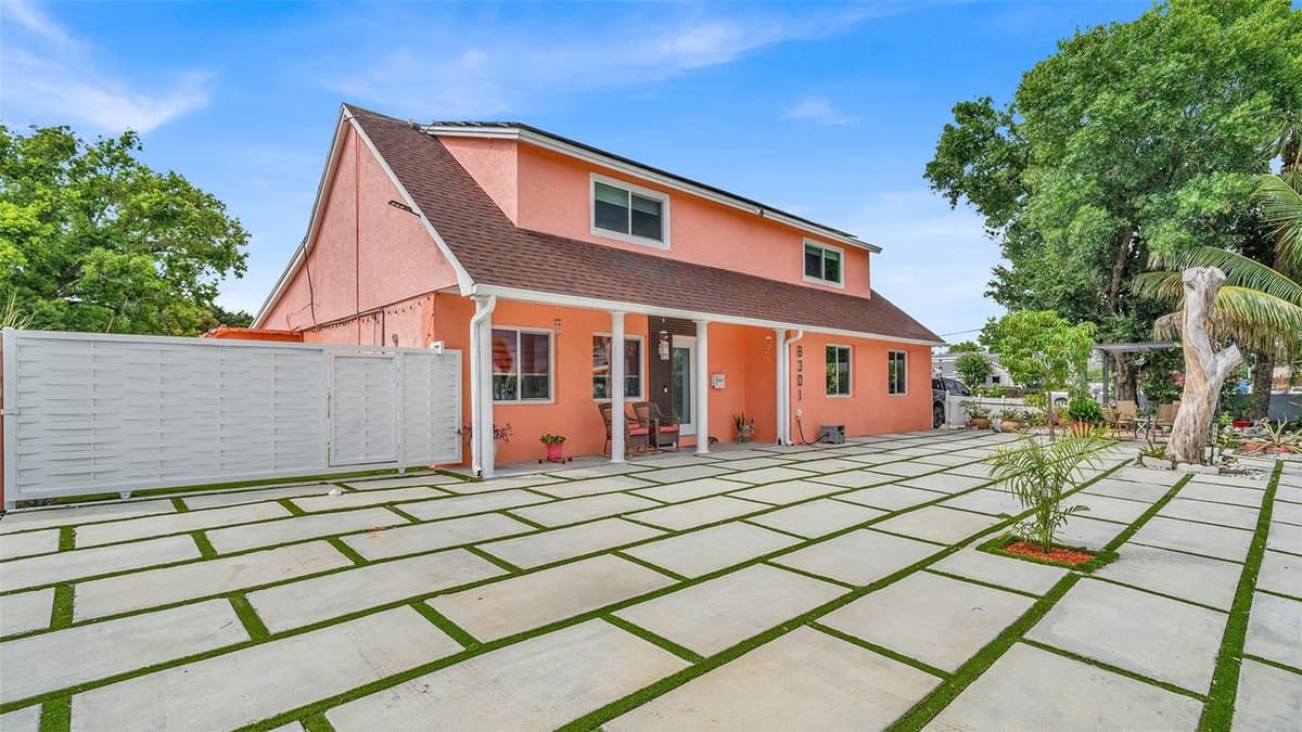 8301 LOPEZ DRIVE — photo 2 of 63