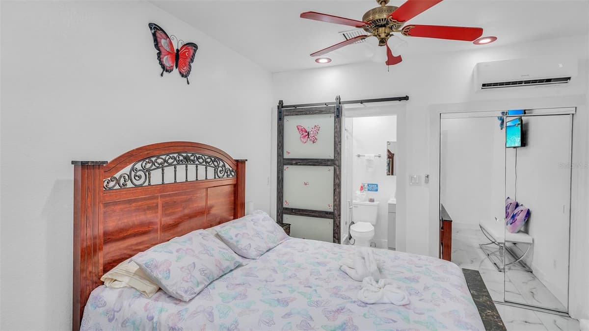 8301 LOPEZ DRIVE — photo 13 of 63